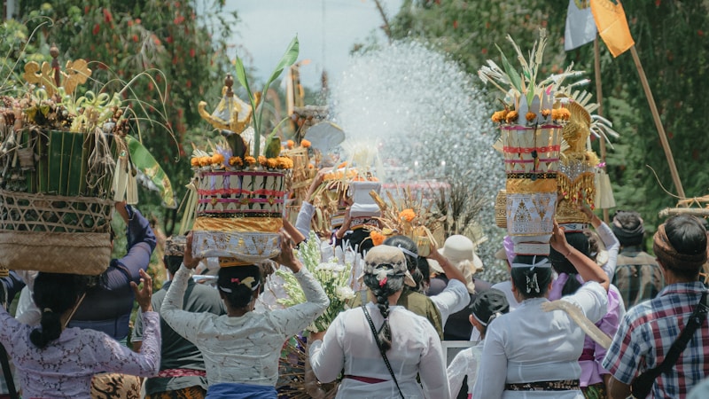 夏祭りをもっと楽しむ完全ガイド｜定番の過ごし方・持ち物・浴衣コーデのアイデアまで